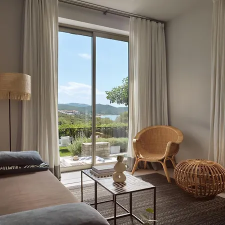 Отель Eagles Villas