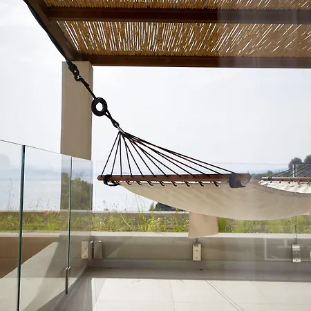 Eagles - Small Luxury Of The World אואוראנואופולי