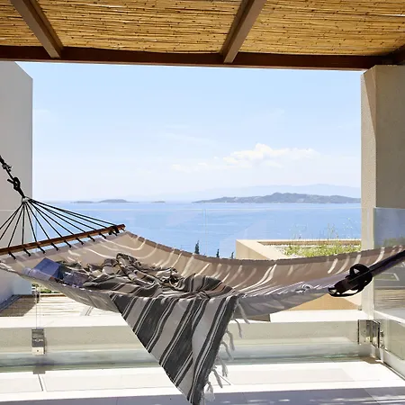 Eagles - Small Luxury Of The World מלון