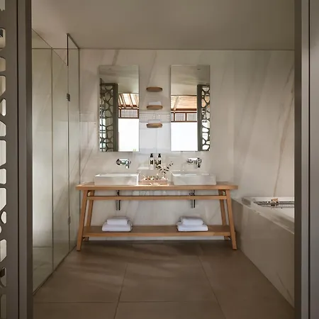 Eagles - Small Luxury Of The World Ouranoupoli